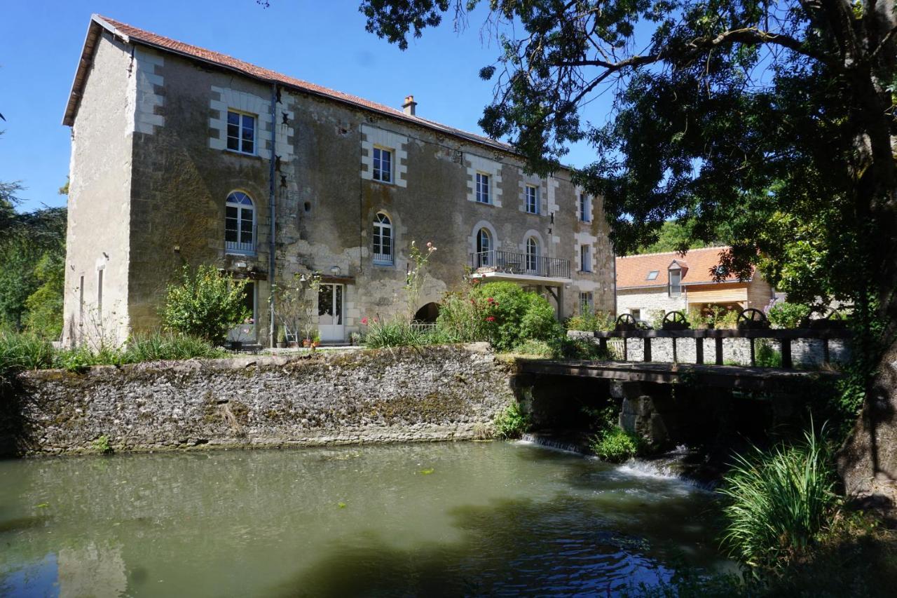 Le Moulin De Moquesouris - Chambres D'Hotes Et Table D'Hote Nazelles-Negron Exterior photo